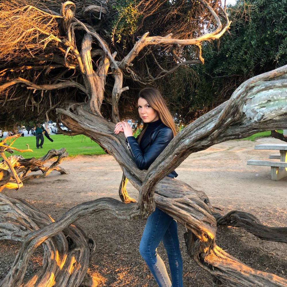 Meet your Posher, Елена